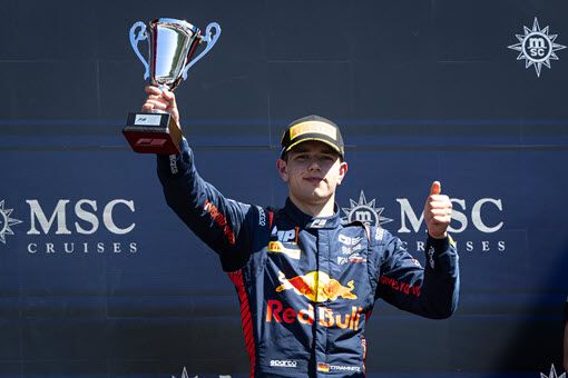 ADAC Team Hansa Fahrer, Tim Tramnitz, fährt auf Platz zwei beim Europa-Auftakt